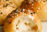 Cream Cheese–Stuffed Everything Bagel Bites: Crispy, Savory Snacks
