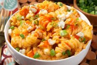 Slow Cooker Buffalo Chicken Mac and Cheese Recipe