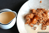 Classic Apple Crumble Recipe with Cinnamon Streusel