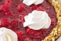 No-Bake Raspberry Pie with Crunchy Pretzel Crust