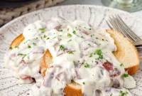 Savory Chipped Beef Gravy Recipe for Biscuits and Toast