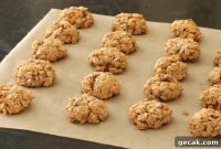 Maple Walnut Oatmeal Cookie Recipe for Chewy, Nutty Cookies