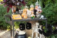 Outdoor Halloween Movie Night Ideas for Spooky Backyard Gatherings