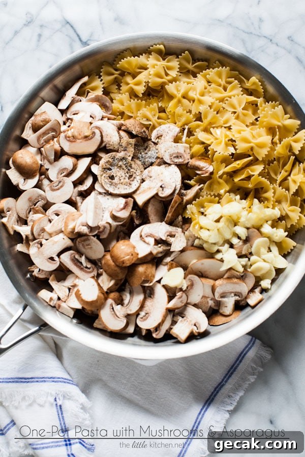 One-Pot Pasta with Mushrooms and Asparagus from thelittlekitchen.net