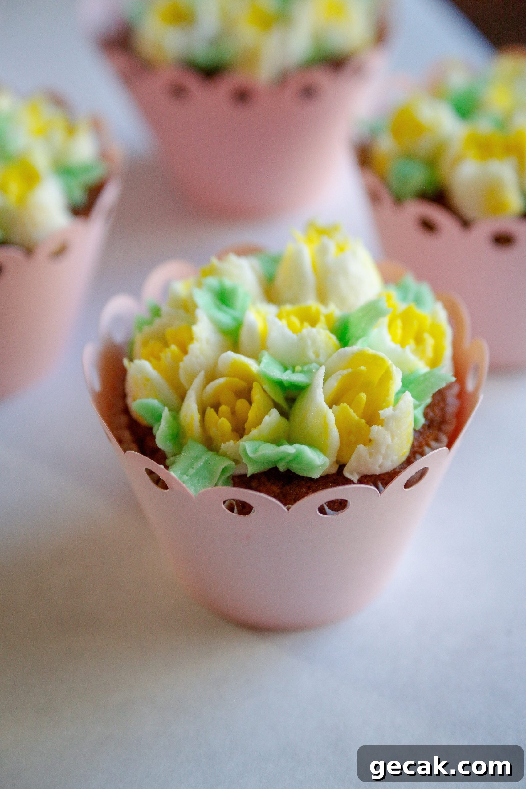 Cupcake Bouquet Tutorial Using Russian Piping Tips 14 Birthday cake decorated with Russian piping tips