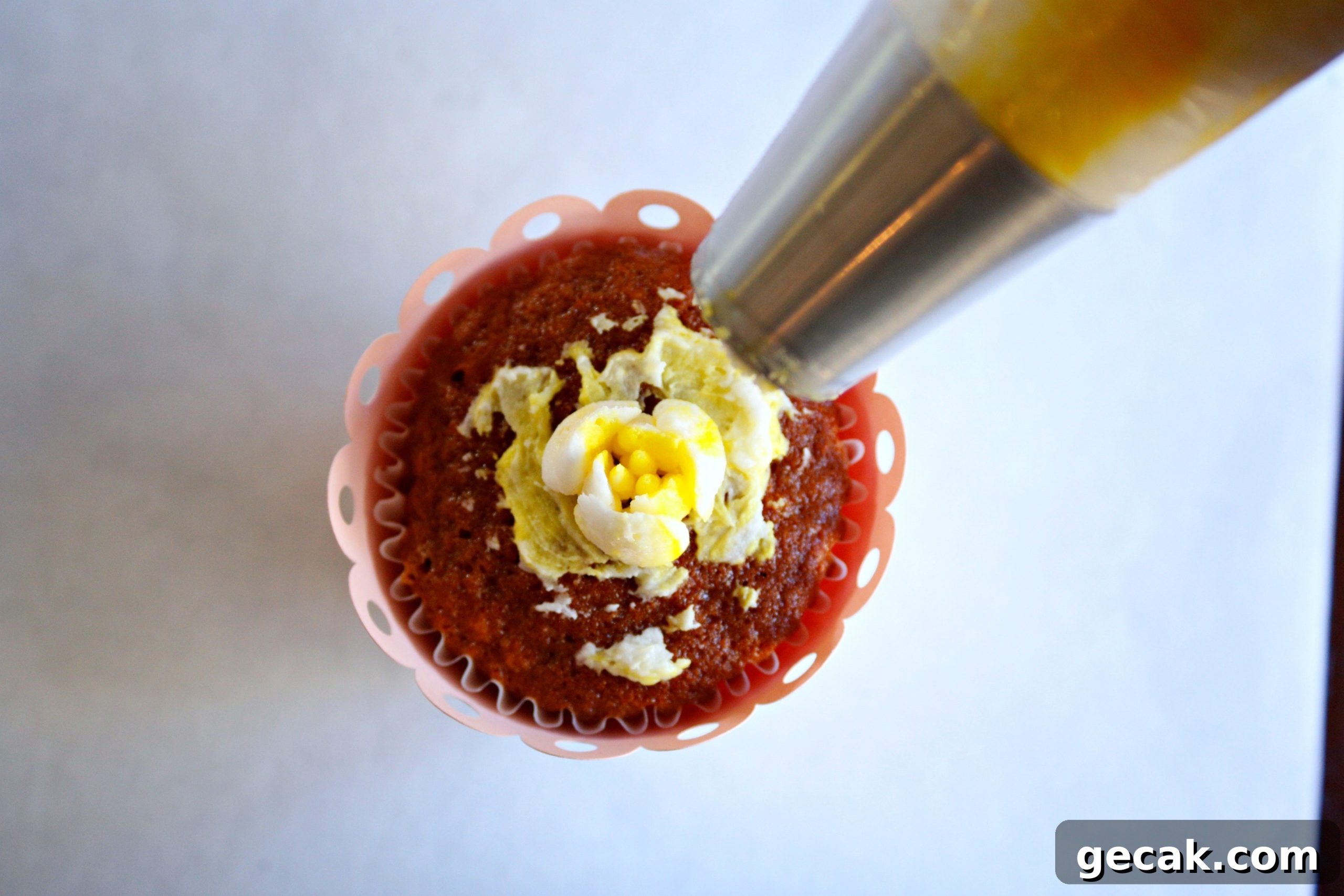 Cupcake Bouquet Tutorial Using Russian Piping Tips 9 Pipe first flower in the center