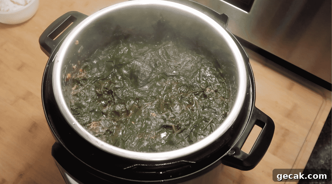 Instant Pot Sausage and Spinach Soup — Zuppa Toscana Recipe 14 img 24318 31