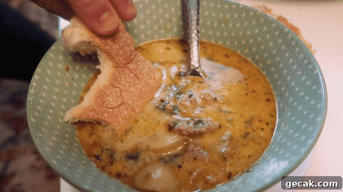 Instant Pot Sausage and Spinach Soup — Zuppa Toscana Recipe 19 img 24318 39