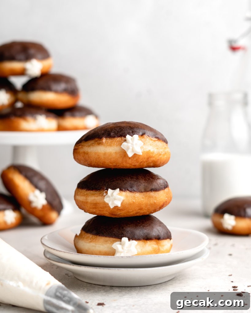 These delicious tiramisu donuts are inspired by the italian classic dessert. Filled with a creamy tiramisu filling and glazed with an espresso chocolate glaze