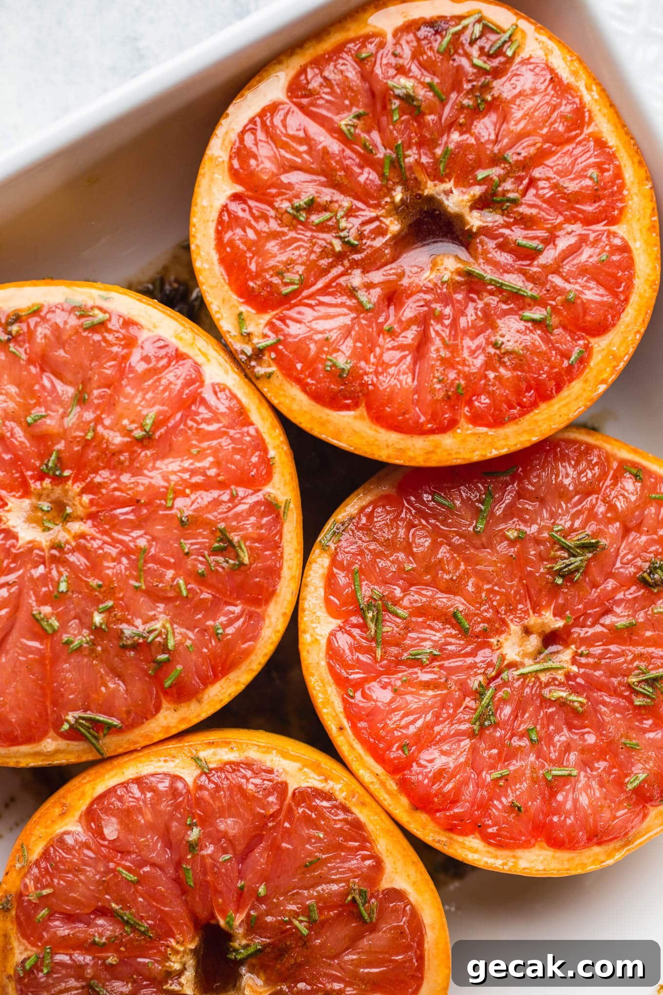 21 Tasty Pairings to Serve with Bagels 4 Grapefruit halves topped with maple syrup, cinnamon, rosemary, and a pinch of sea salt make for a delicious sweet and salty breakfast or brunch option. Gluten-free, vegan.