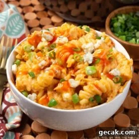 Crockpot Buffalo Chicken Mac and Cheese