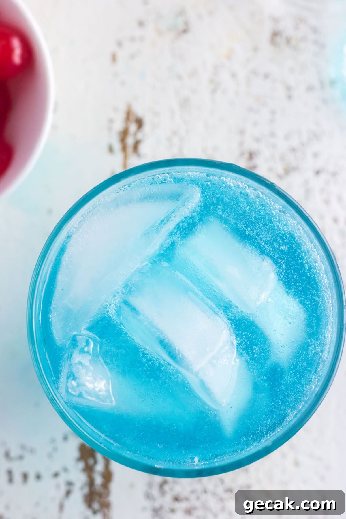 Closeup of gin and tonic with ice.