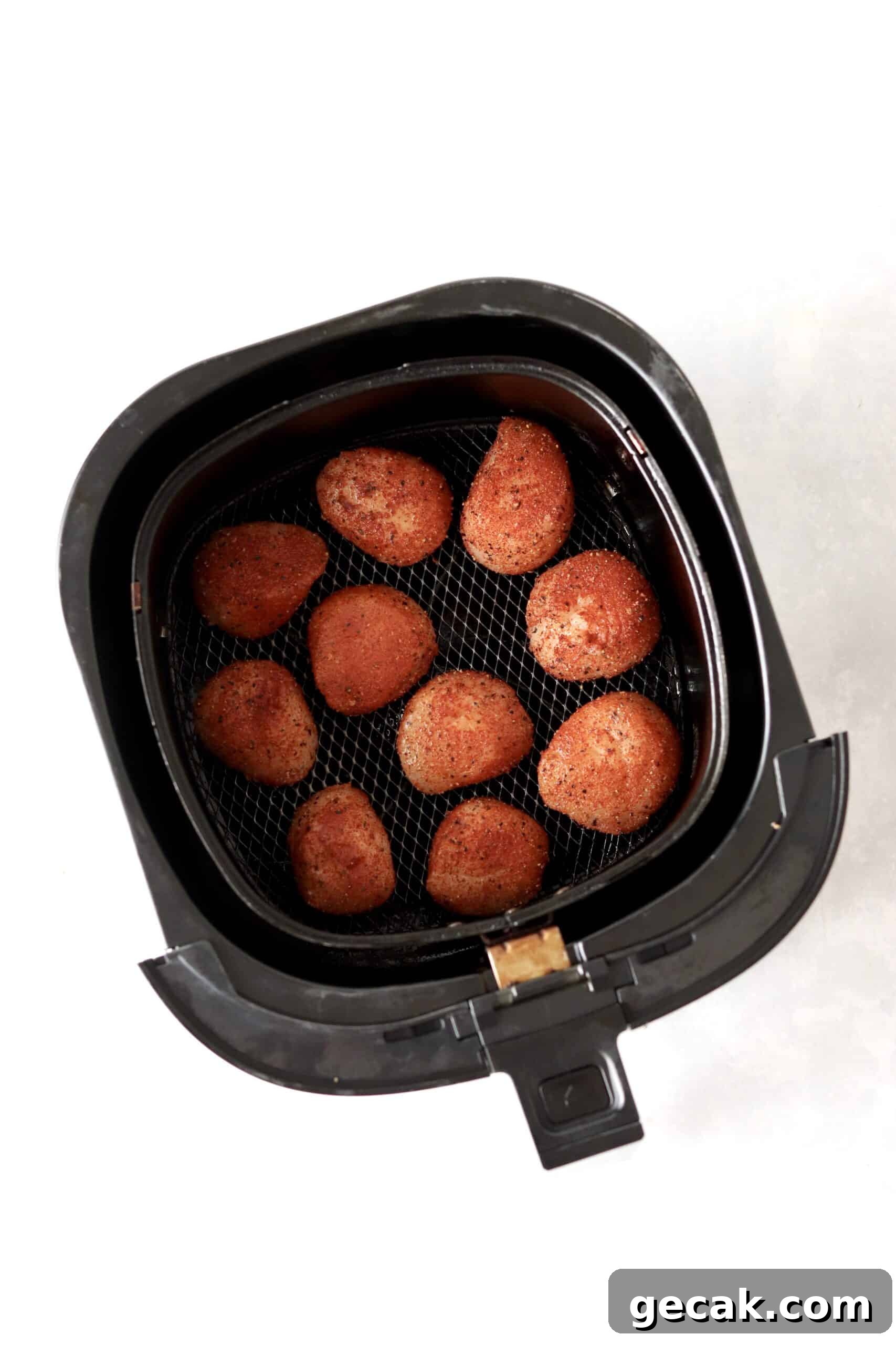 Crispy Air-Fried Scallops with Lemon Butter Sauce 5 raw scallops in air fryer